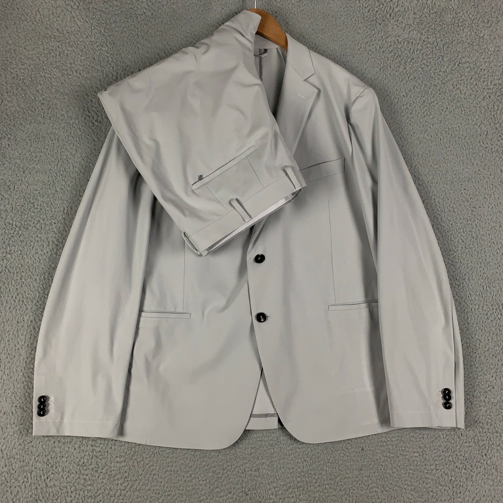 Men's Light Gray Two-Piece Suit Blazer & Trousers
